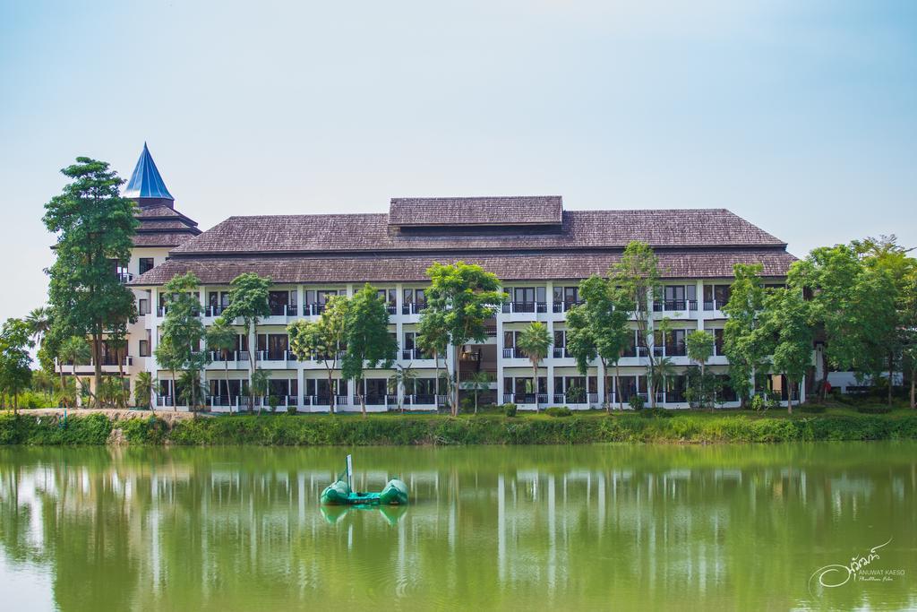 Gassan Legacy Golf Club Hotel Lamphun Exterior photo