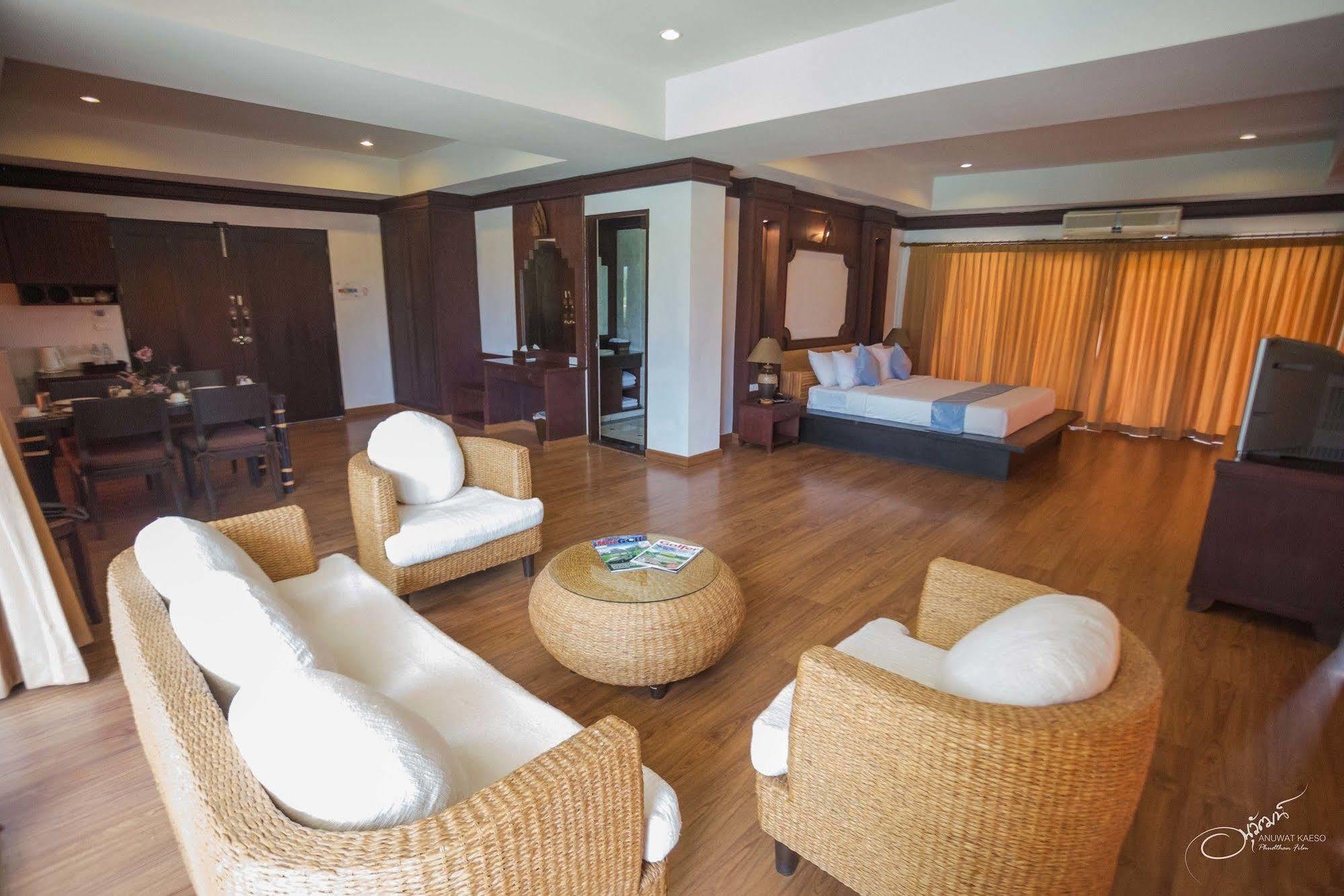 Gassan Legacy Golf Club Hotel Lamphun Exterior photo